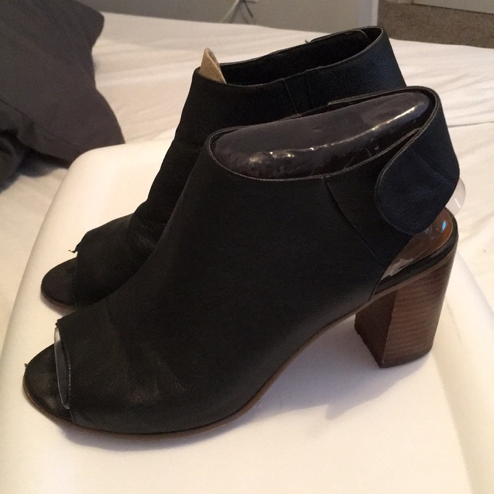 Steve Madden Black leather Nonstp
